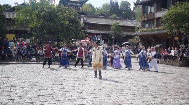 纳西族舞蹈！，纳西族舞蹈基本动作视频（实拍丽江纳西族舞蹈，太美了）