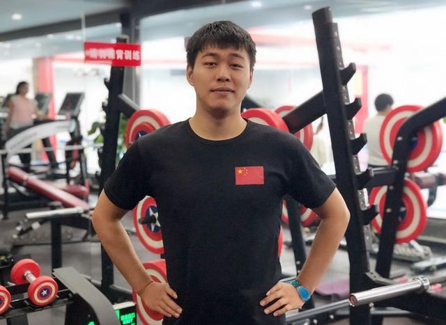 蛙泳初学者的步骤和方法，蛙泳教学五个步骤（3张动图教你蛙泳入门……）