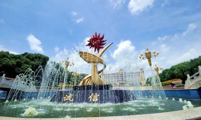 被称为“211高校之王”的武汉理工：为啥叫皇家理工，武汉理工大学三大王牌专业（在一座园林式校园上大学是什么体验）