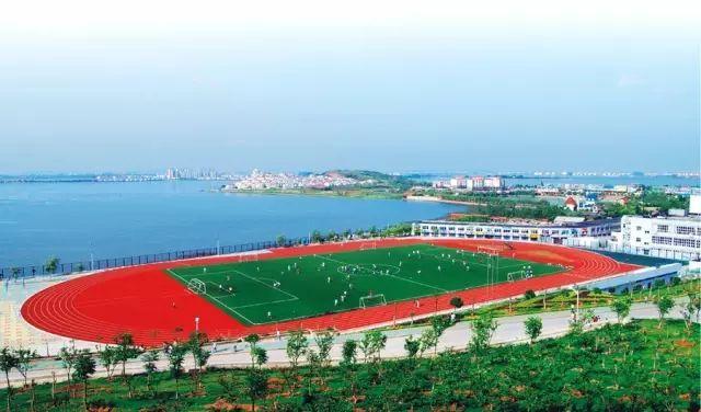 被称为“211高校之王”的武汉理工：为啥叫皇家理工，武汉理工大学三大王牌专业（在一座园林式校园上大学是什么体验）