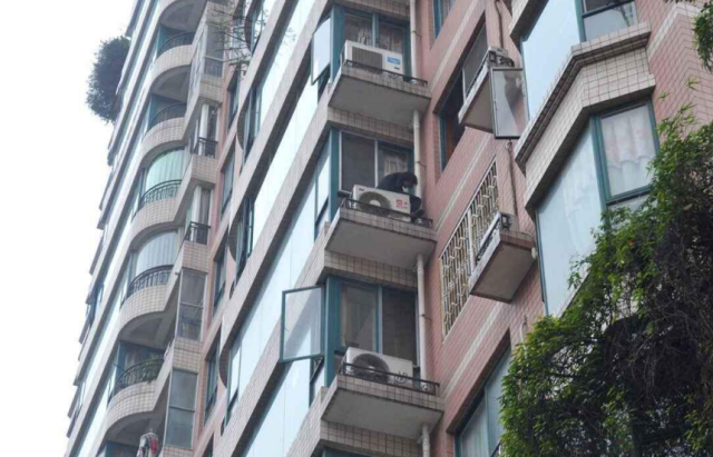 邻居空调外机噪音太大怎么办，邻居空调外机太吵怎么投诉（邻居一天投诉8次）