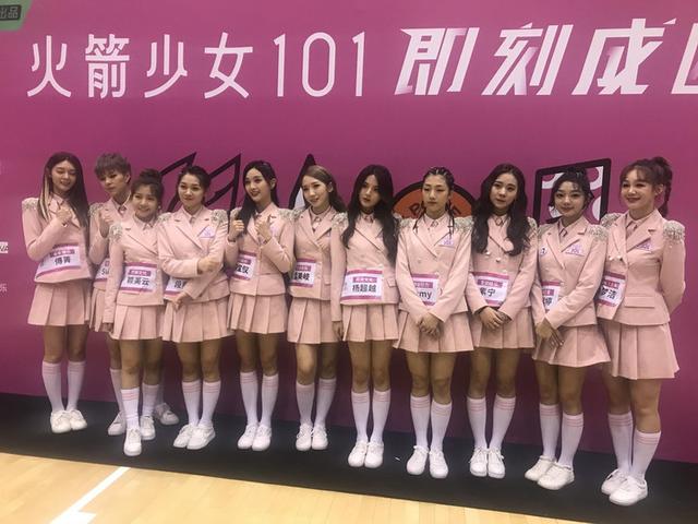 火箭少女♡杨超越♡孟美岐♡吴宣仪♡赖美云/二转，微信头像，火箭少女♡杨超越♡孟美岐♡吴宣仪♡赖美云/二转（创造101“火箭少女”成团后亮相机场）