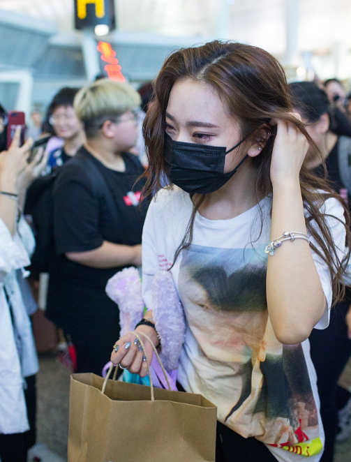 火箭少女♡杨超越♡孟美岐♡吴宣仪♡赖美云/二转，微信头像，火箭少女♡杨超越♡孟美岐♡吴宣仪♡赖美云/二转（创造101“火箭少女”成团后亮相机场）