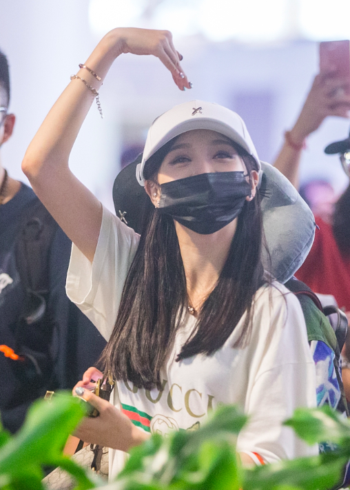 火箭少女♡杨超越♡孟美岐♡吴宣仪♡赖美云/二转，微信头像，火箭少女♡杨超越♡孟美岐♡吴宣仪♡赖美云/二转（创造101“火箭少女”成团后亮相机场）