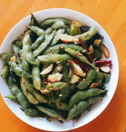 荔枝皮是什么材质，荔枝纹皮是什么皮（吃完的荔枝壳别扔）