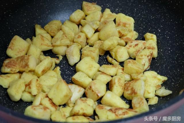 炒馒头丁的做法，怎么做馒头的方法与步骤（切成小丁炒着吃）