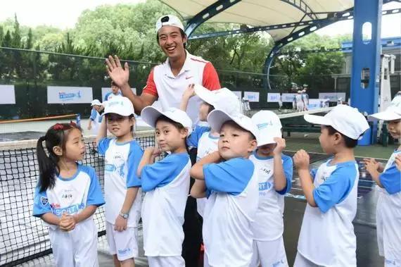 网球手是什么意思，网球手是什么意思（从给孩子一个网球开始）