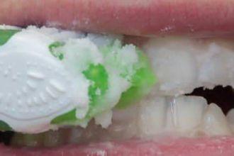 用盐水洗头的危害，经常用盐水洗头的危害（竟然有这种奇效）