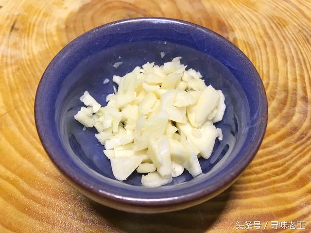 清炒生菜的做法，炒生菜的做法步骤（为什么你炒的生菜刚出锅就颜色发黑）