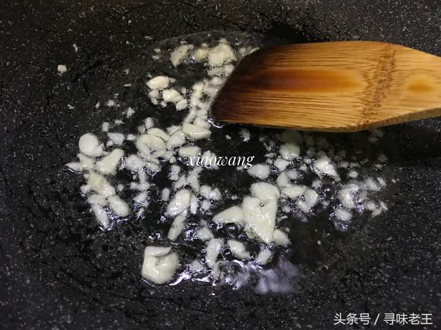 清炒生菜的做法，炒生菜的做法步骤（为什么你炒的生菜刚出锅就颜色发黑）