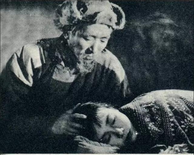  白毛女的电影全部，经典老电影《白毛女》 