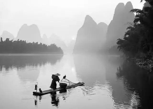 回乡偶书古诗带拼音，回乡偶书古诗带拼音衰是多音字吗（“悠然见南山”正确发音是……）