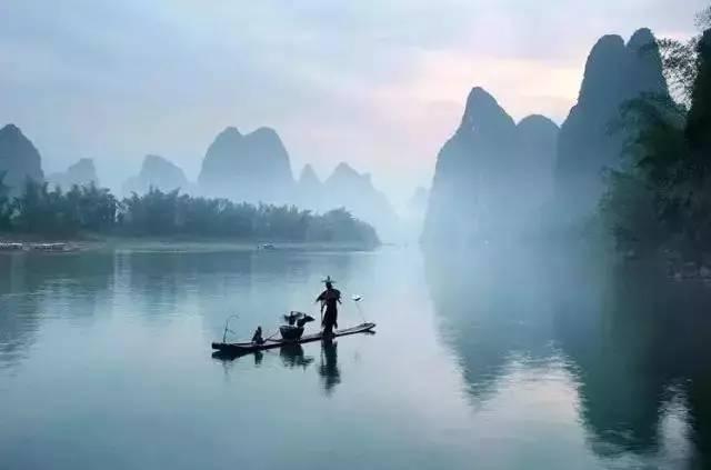 回乡偶书古诗带拼音，回乡偶书古诗带拼音衰是多音字吗（“悠然见南山”正确发音是……）