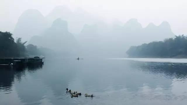 回乡偶书古诗带拼音，回乡偶书古诗带拼音衰是多音字吗（“悠然见南山”正确发音是……）