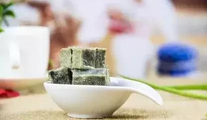臭豆腐里面真的有屎吗，臭豆腐真的用屎了吗（臭豆腐配料表真的有屎吗）