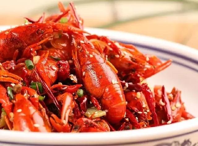小龙虾的做法大全，小龙虾的做法大全家常做法图片（我给你选了世界杯夜宵标配口味）