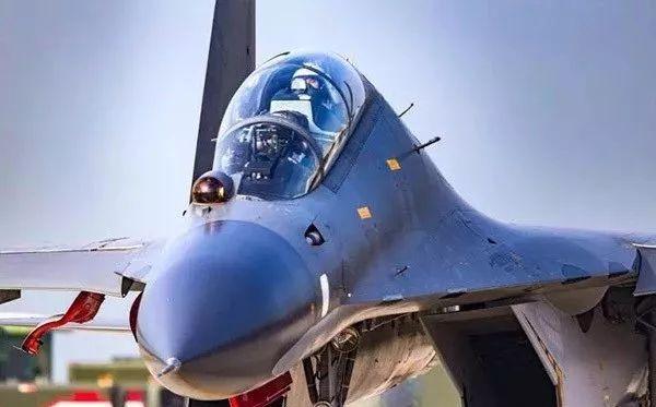 报考飞行员条件，报考飞行员需要哪些条件（满足这些条件都能报名）