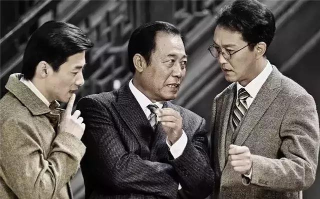 潜伏电视剧演员表，潜伏者电视剧演员表_全部演员介绍（盘点《潜伏》四位国家一级演员）