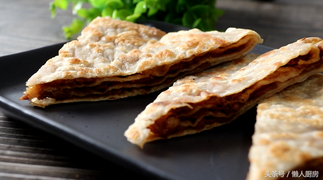 千层饼怎么做，千层饼怎么做好吃又简单（做出来的饼层次分明）