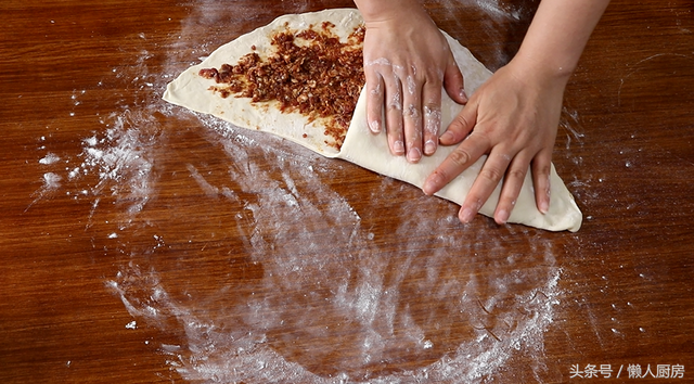 千层饼怎么做，千层饼怎么做好吃又简单（做出来的饼层次分明）