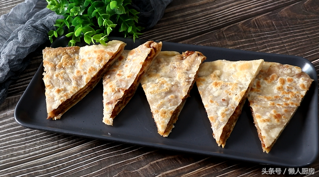 千层饼怎么做，千层饼怎么做好吃又简单（做出来的饼层次分明）