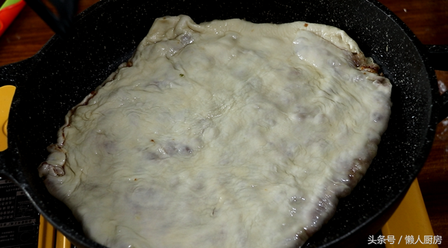 千层饼怎么做，千层饼怎么做好吃又简单（做出来的饼层次分明）