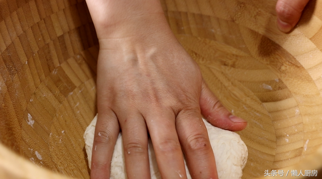 千层饼怎么做，千层饼怎么做好吃又简单（做出来的饼层次分明）
