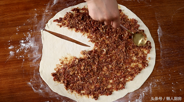 千层饼怎么做，千层饼怎么做好吃又简单（做出来的饼层次分明）