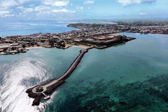 非洲这小国,面积仅3个广州这么大,各国却抢着在这建基地!