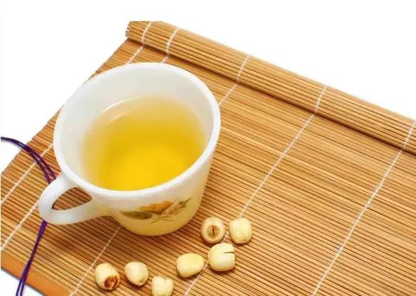 莲子的功效与作用，芡实的功效与作用（莲身上4样宝，清火助眠又降脂）