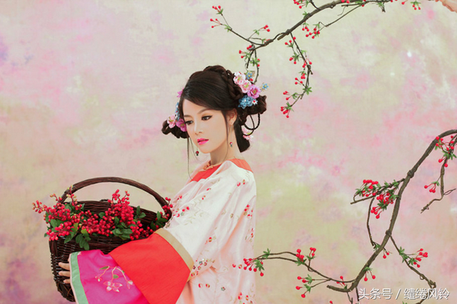 玲珑骰子安红豆什么意思，玲珑骰子安红豆啥意思（入骨相思知不知——古典诗词中的“红豆”意象）