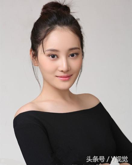 《穆桂英挂帅》中的女演员