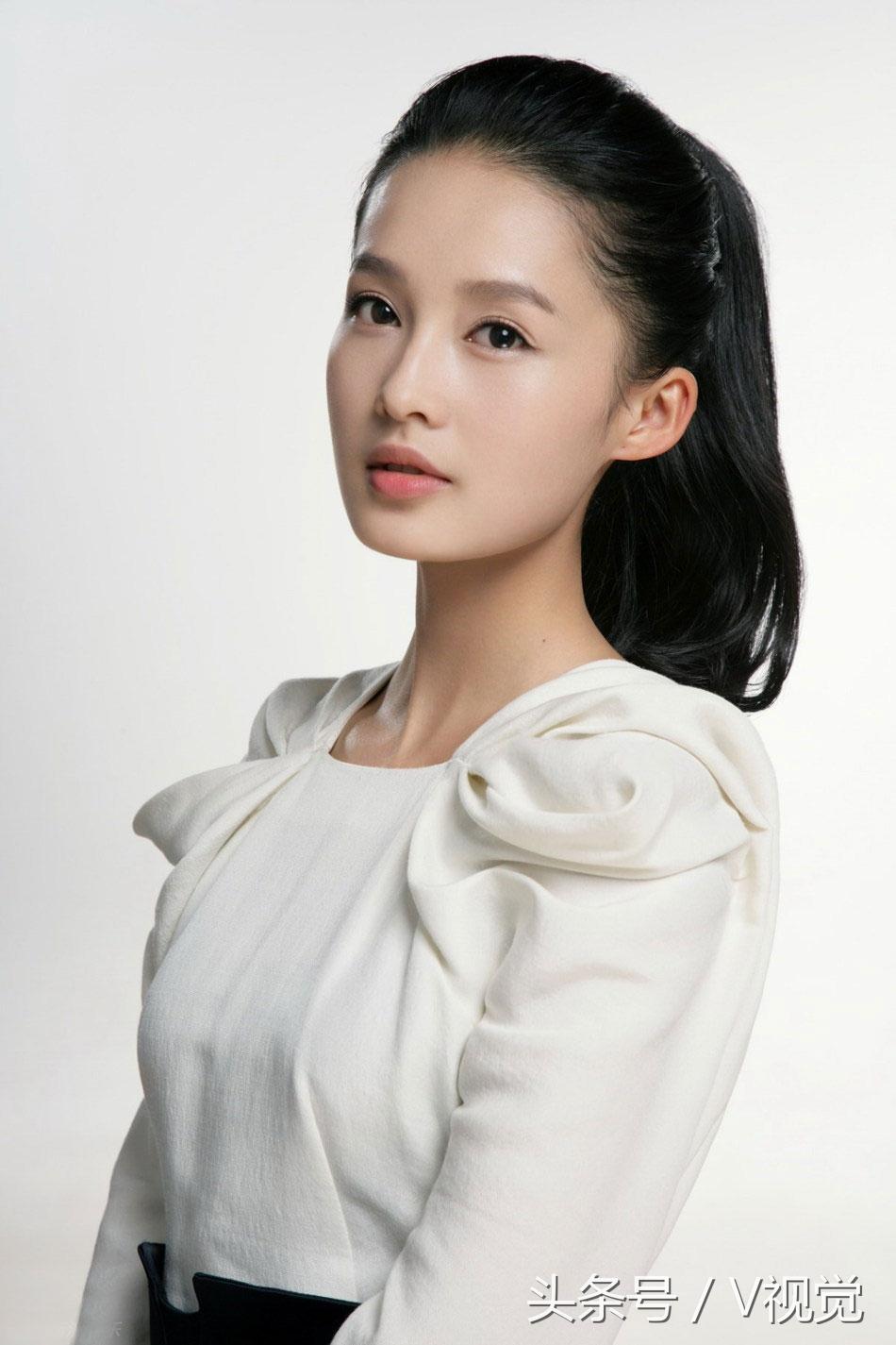 王乙竹 在《守望的天空》中饰 沈秀怡.