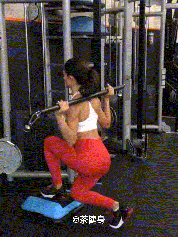 青春期如何瘦腿，女生腿粗类型及瘦腿最快的方法（6个绳索器械练腿动作）