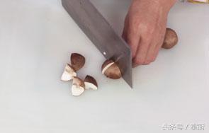 家庭自制红烧白萝卜，如何做红烧白萝卜（这样做出来的红烧萝卜）