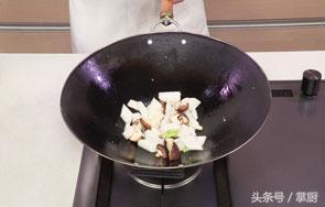 家庭自制红烧白萝卜，如何做红烧白萝卜（这样做出来的红烧萝卜）