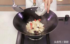 家庭自制红烧白萝卜，如何做红烧白萝卜（这样做出来的红烧萝卜）