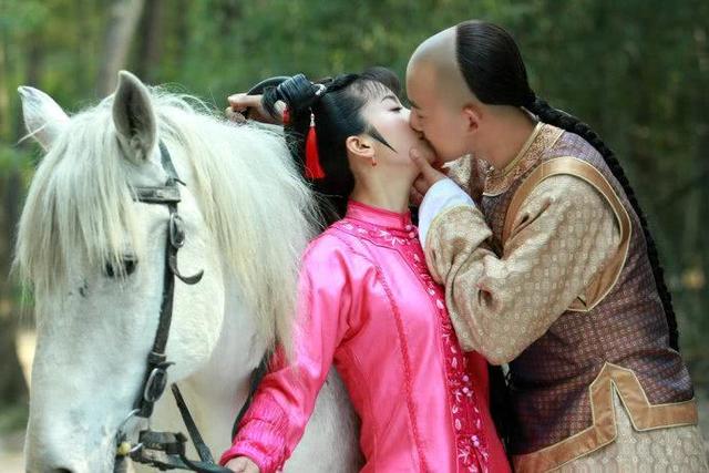 周杰老婆谁,周杰妻子是谁("尔康"至今仍单身)