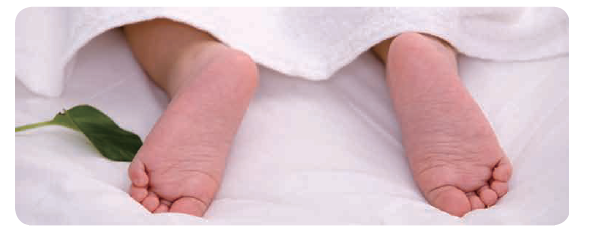 足底按摩穴位图，脚底按摩穴位图（入伏天脚底这两个位置每天摸4到6次）