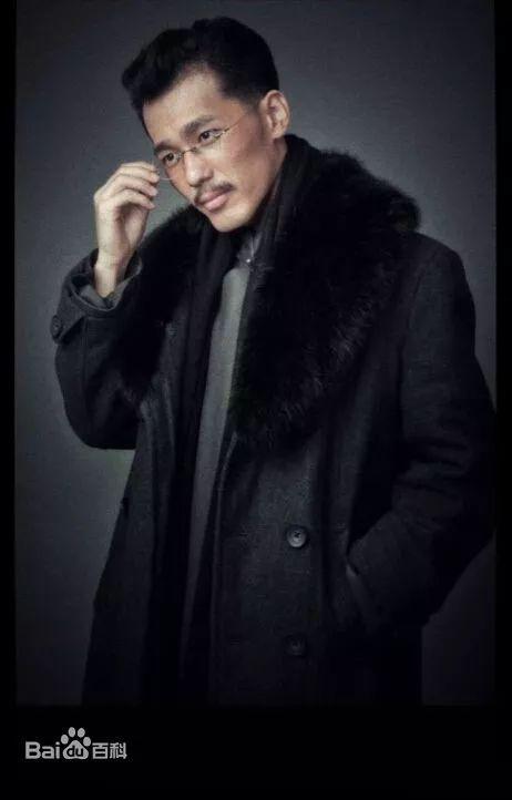 鳇呔子是什么梗，这枚最显老的90后小鲜肉