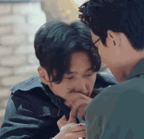 鳇呔子是什么梗，这枚最显老的90后小鲜肉