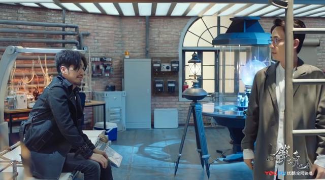 鳇呔子是什么梗，这枚最显老的90后小鲜肉