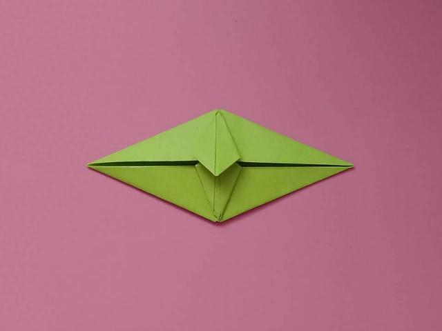 怎样折一把萌萌哒小雨伞，怎样折一把萌萌哒小雨伞视频（折纸美丽的芭比公主伞）