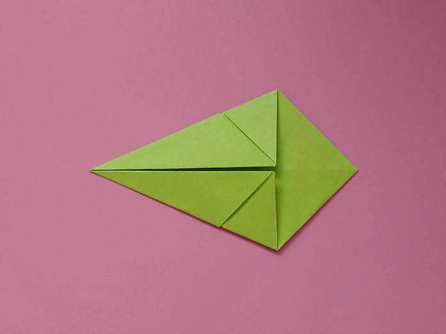 怎样折一把萌萌哒小雨伞，怎样折一把萌萌哒小雨伞视频（折纸美丽的芭比公主伞）