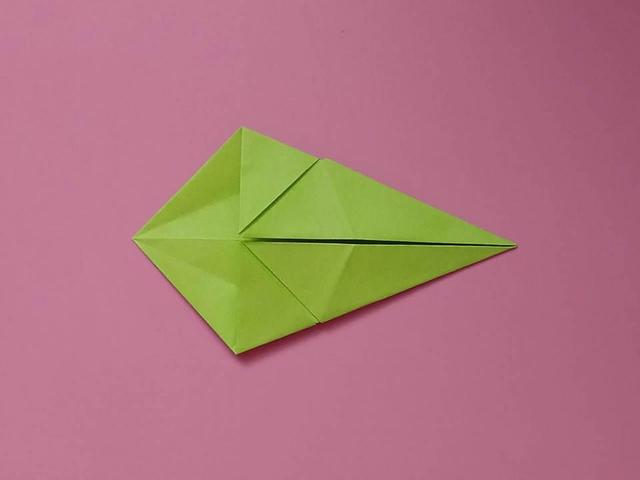 怎样折一把萌萌哒小雨伞，怎样折一把萌萌哒小雨伞视频（折纸美丽的芭比公主伞）