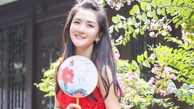 谢娜穿t台走秀，走T台气场1米8