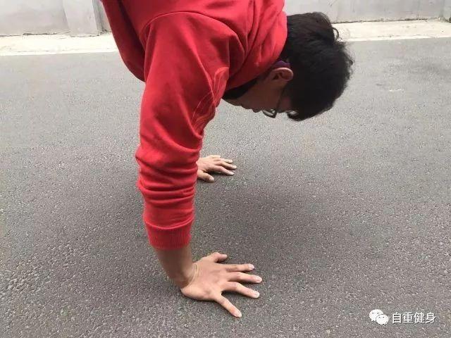 倒立的正确方法和姿势，怎么倒立在墙上（这一篇文章就够了）