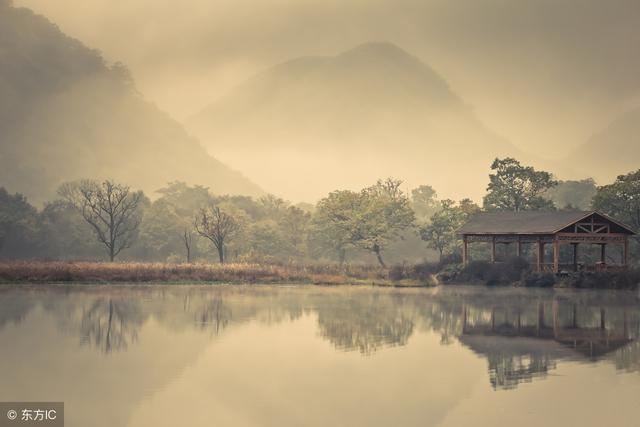 游山玩水的诗句，写山的诗句（明明在游山玩水为何如此孤独寂寞悲情）