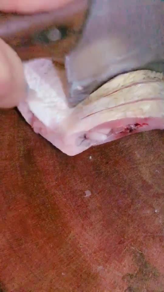 怎么清蒸鳊鱼才好吃，过程超详细1分钟就学会