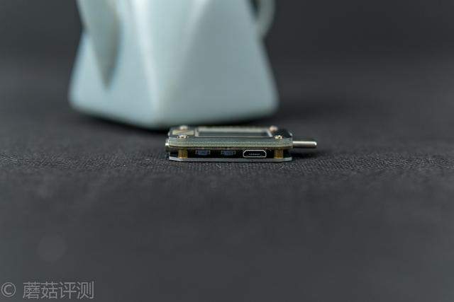 usb电压是多少，usb电压是多少伏（更轻、更薄、更好用——精密USB电压电流表你可以看看这个）